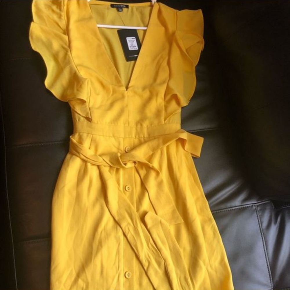 Elegant Yellow Ruffle Dress - Picture 10 of 12